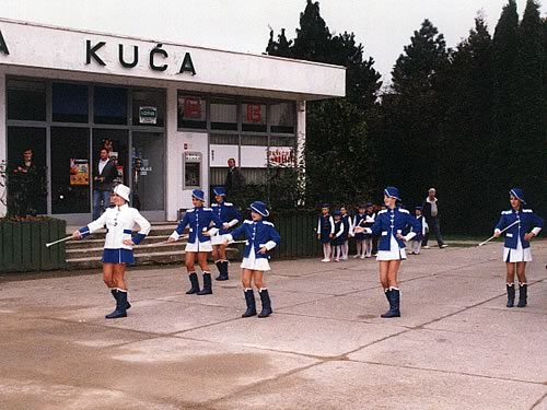 m01.jpg m01.jpg