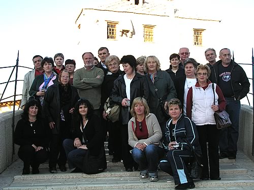Hodočacnici na obnovljenom Starom mostu u Mostaru Hodočacnici na obnovljenom Starom mostu u Mostaru